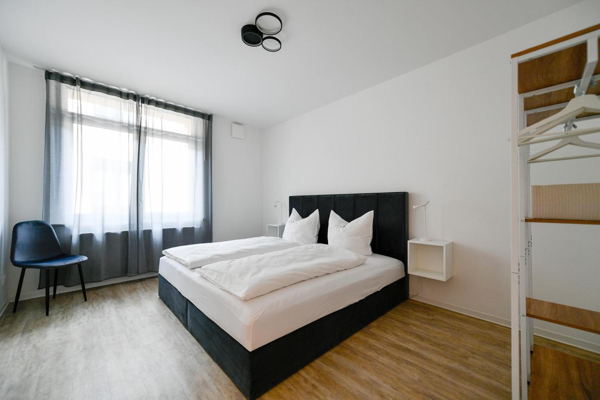 Ferienwohnungen Am Theater - Modern, Zentral Und Ruhig Mit Kueche, Waschtrockner, Netflix, Wlan Und Parkplatz- 2 Zimmer, 52 Qm Cottbus Bagian luar foto